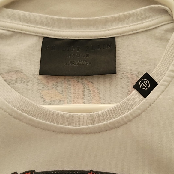 Tshirt - Picture 2 of 4